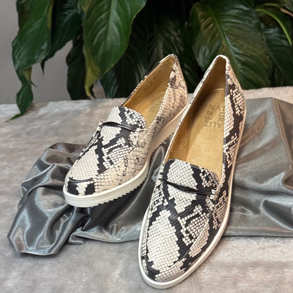 Naturalizer Snake Print Flats - Picture 3 of 10